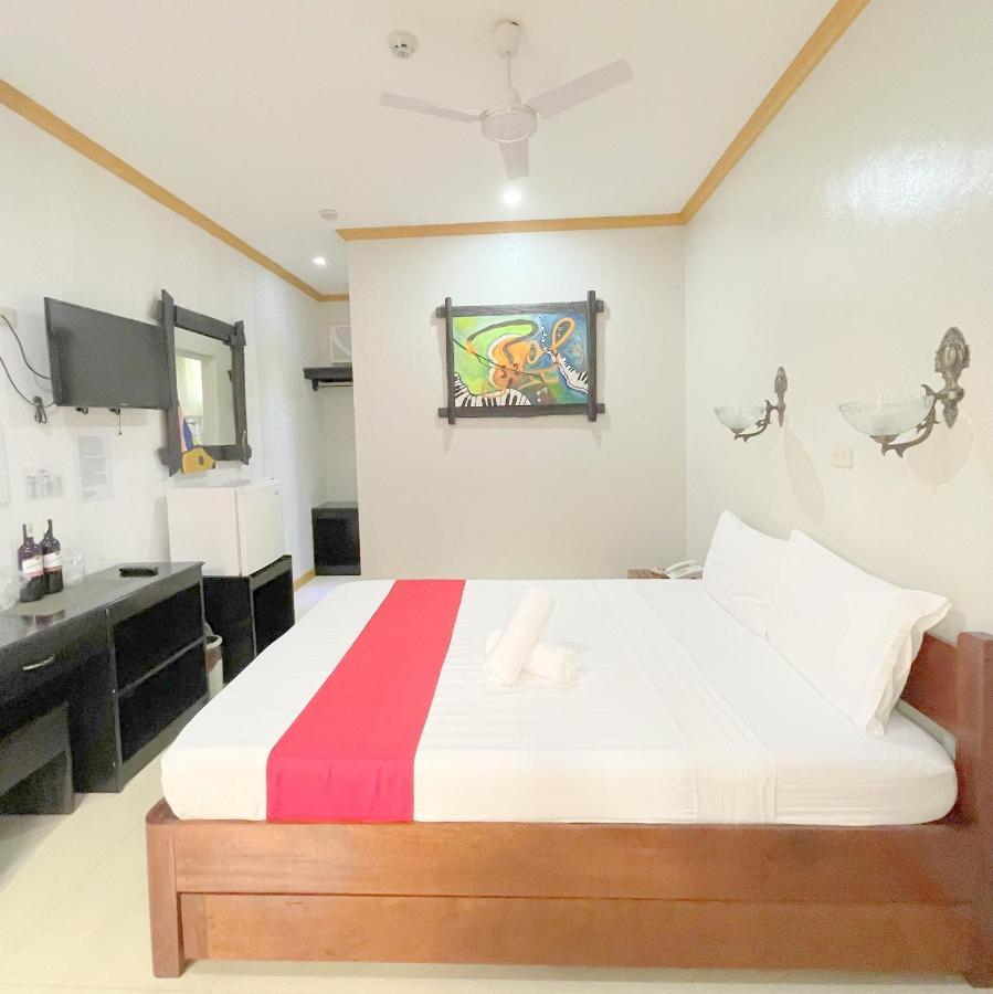 Reddoorz At New Casamila Hotel Palawan Пуэрто-Принцеса Экстерьер фото