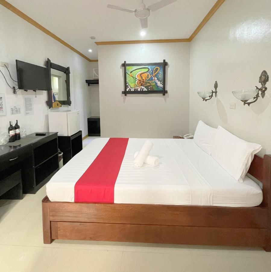 Reddoorz At New Casamila Hotel Palawan Пуэрто-Принцеса Экстерьер фото