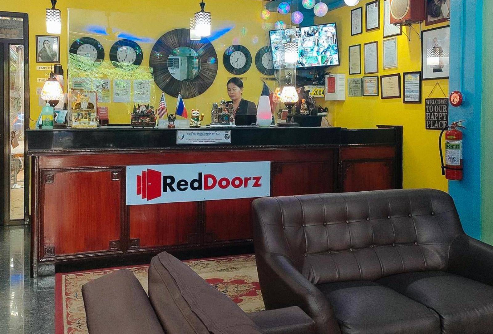 Reddoorz At New Casamila Hotel Palawan Пуэрто-Принцеса Экстерьер фото