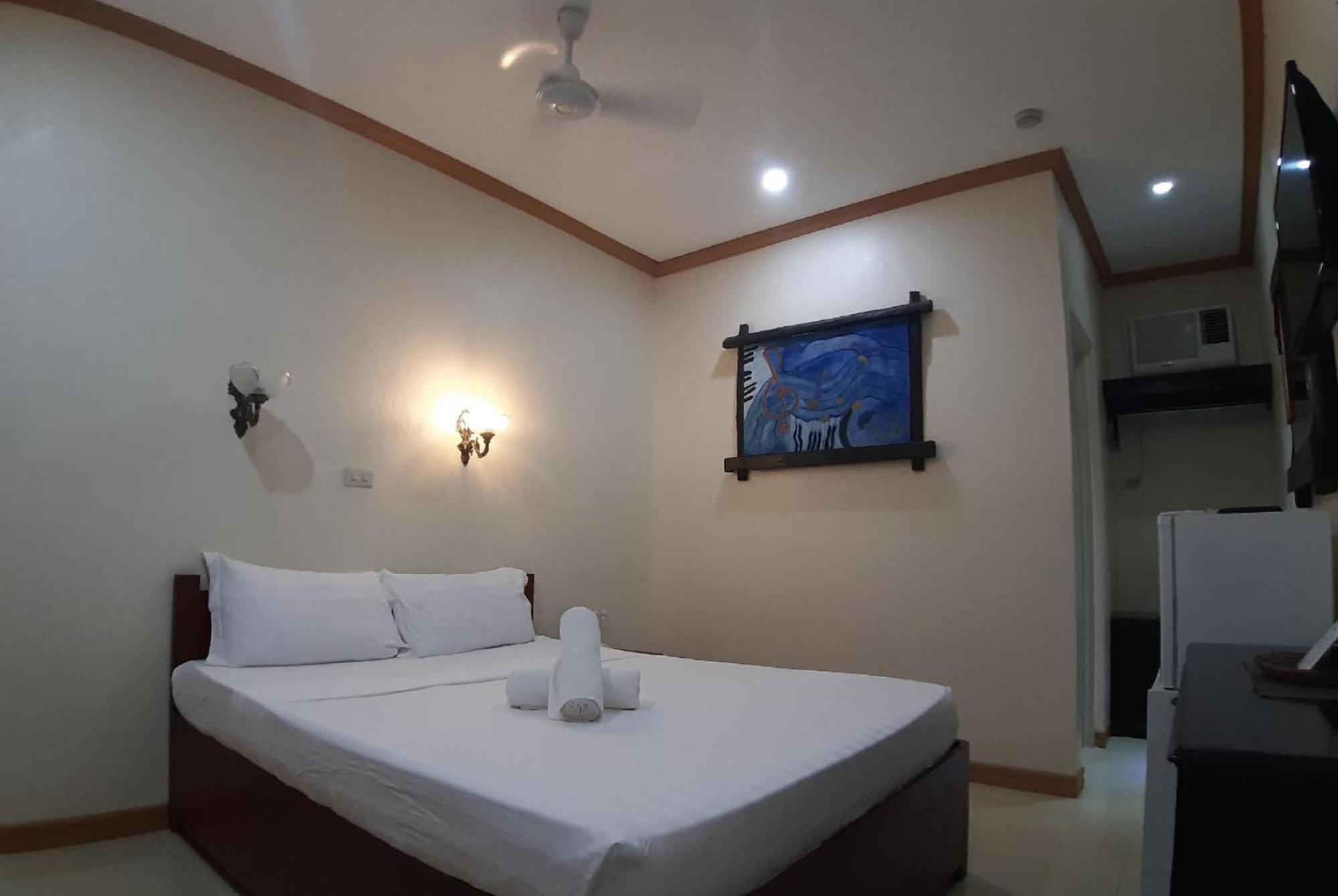 Reddoorz At New Casamila Hotel Palawan Пуэрто-Принцеса Экстерьер фото