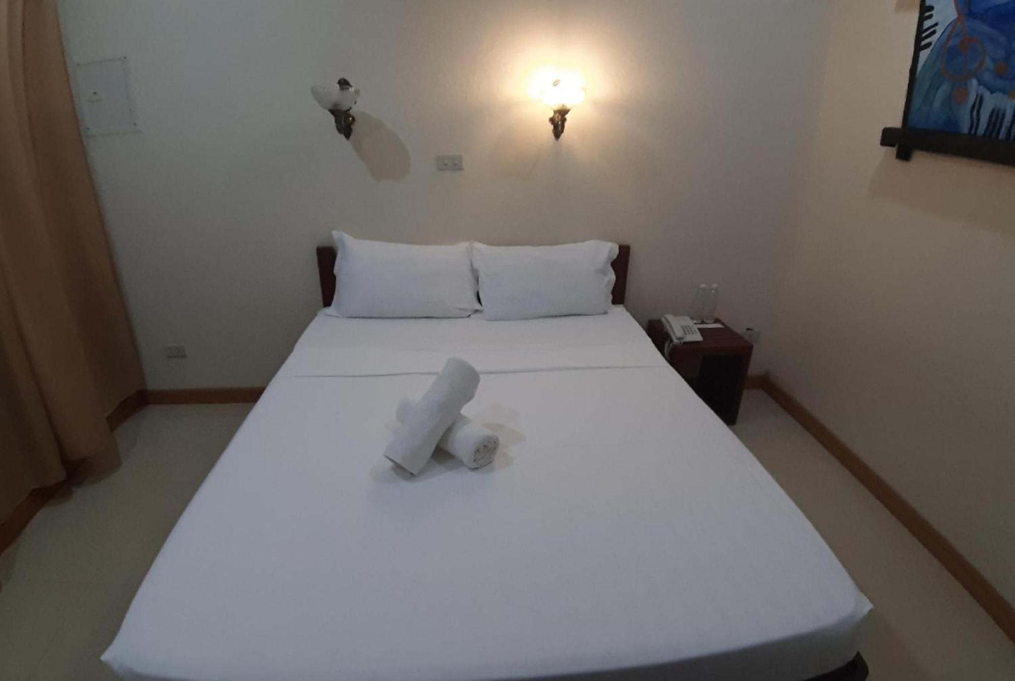 Reddoorz At New Casamila Hotel Palawan Пуэрто-Принцеса Экстерьер фото